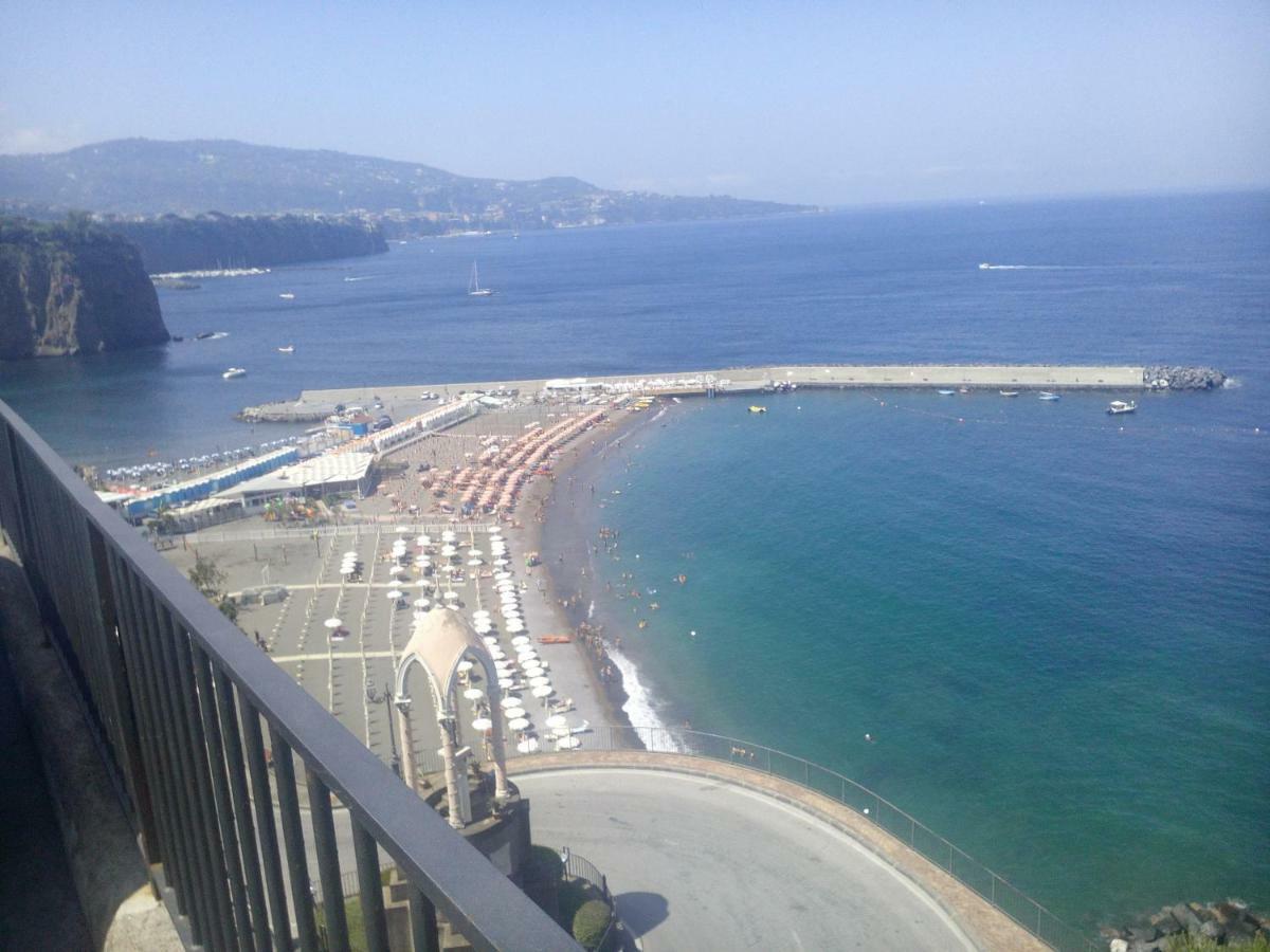 Angolo Del Marinaio. Casa Vacanze A Meta Di Sorrento Apartman Kültér fotó